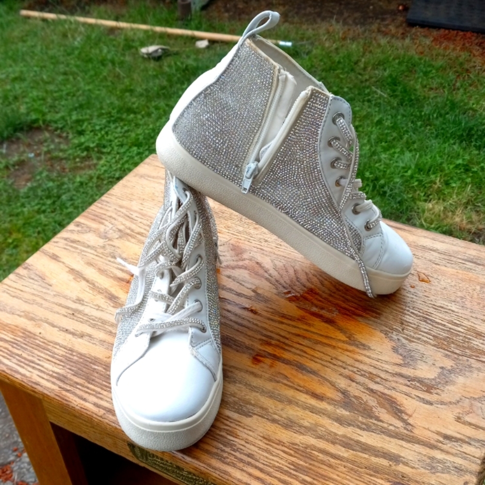 Bin 19. Steve madden shoes